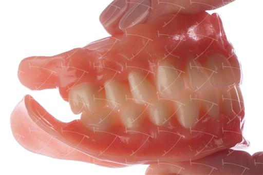 Total Prothesis in Acrylic  Resin with Teeth made of … con denti del commercio in composito
