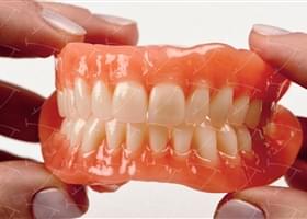 Total Prothesis in Acrylic  Resin with Teeth made of … con denti del commercio in resina acrilica