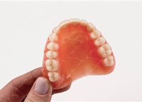 Total Prothesis in Acrylic  Resin with Teeth made of … con denti del commercio in resina acrilica